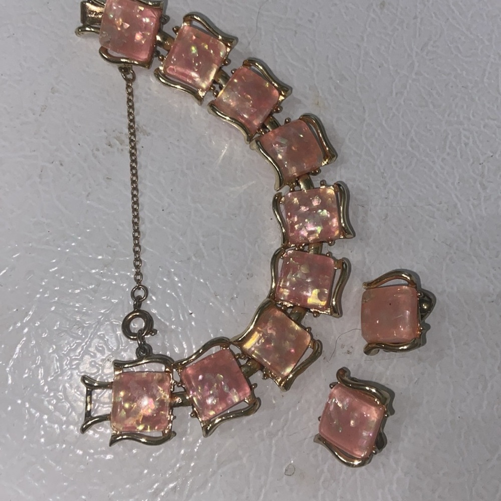 Coro Pink Confetti Bracelet & Earrings - Picture 3 of 7